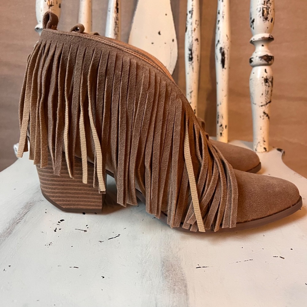 Fringe brown ankle booties brand Beast Fashion size 8 never worn